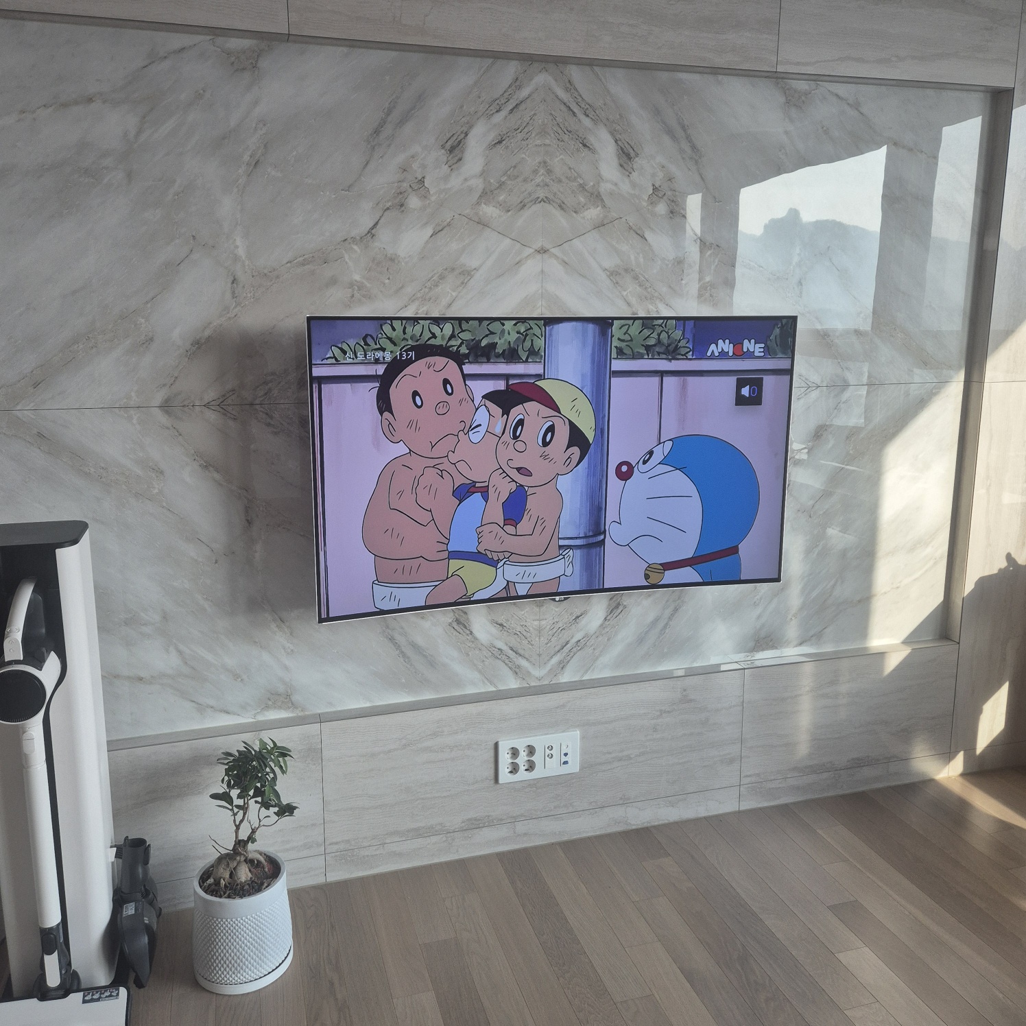 청년tv 대형 TV 거치 사례